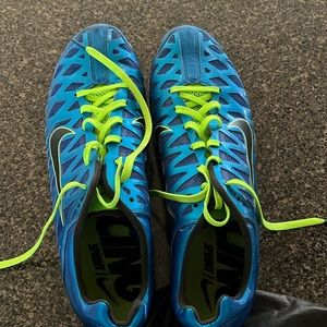 Men’s Nike track shoes with bag